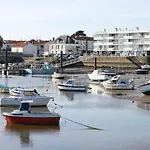Holiday home Belle Maison A 600 Metres De La Grande De Saint-Gilles-Croix-de-Vie